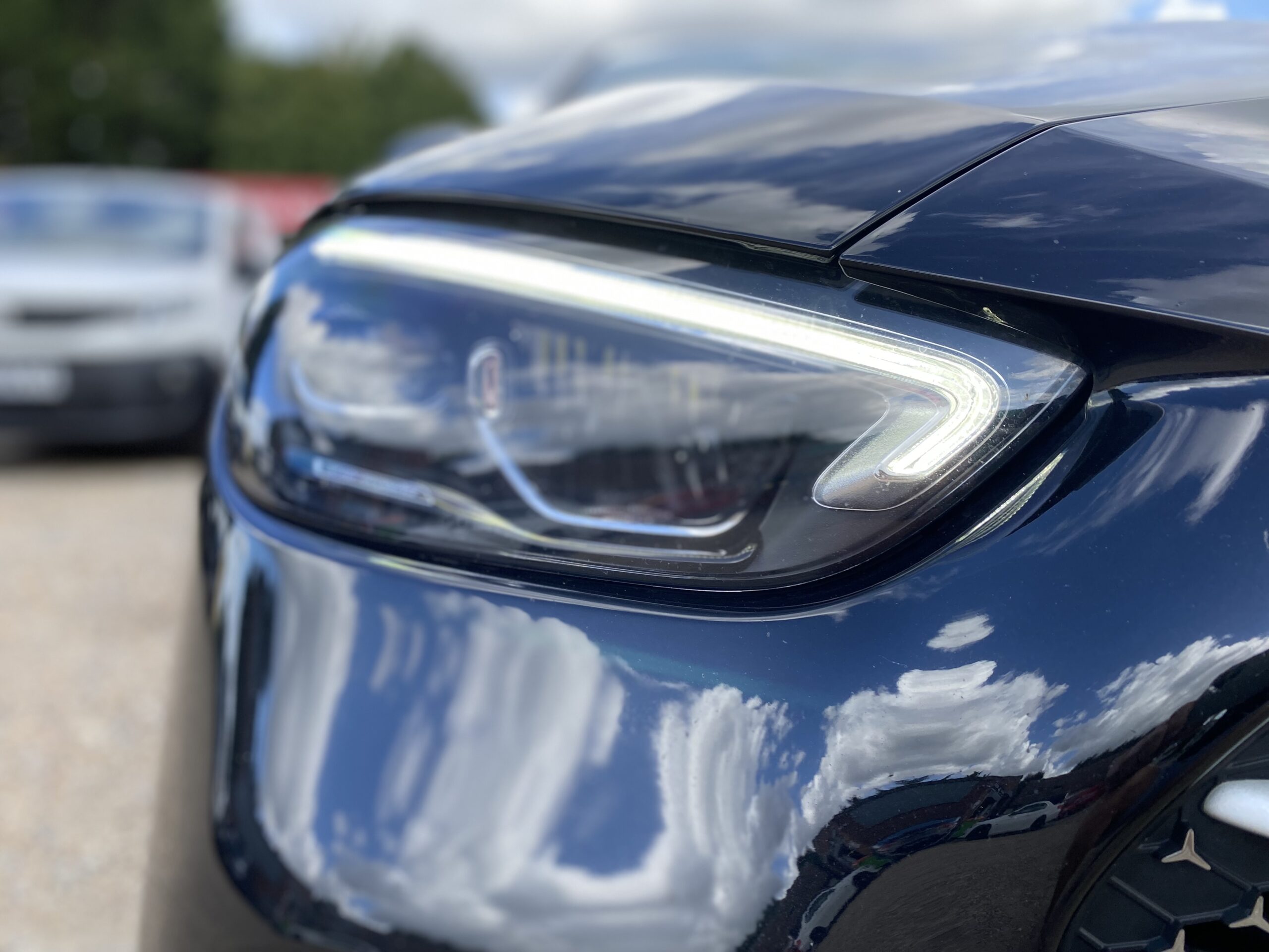 MERCEDES BENZ C-CLASS AMG LINE