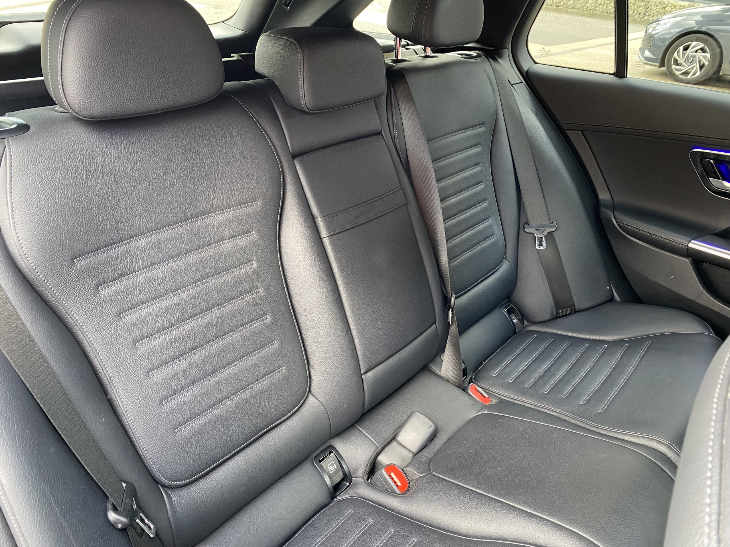 MERCEDES BENZ C-CLASS AMG LINE