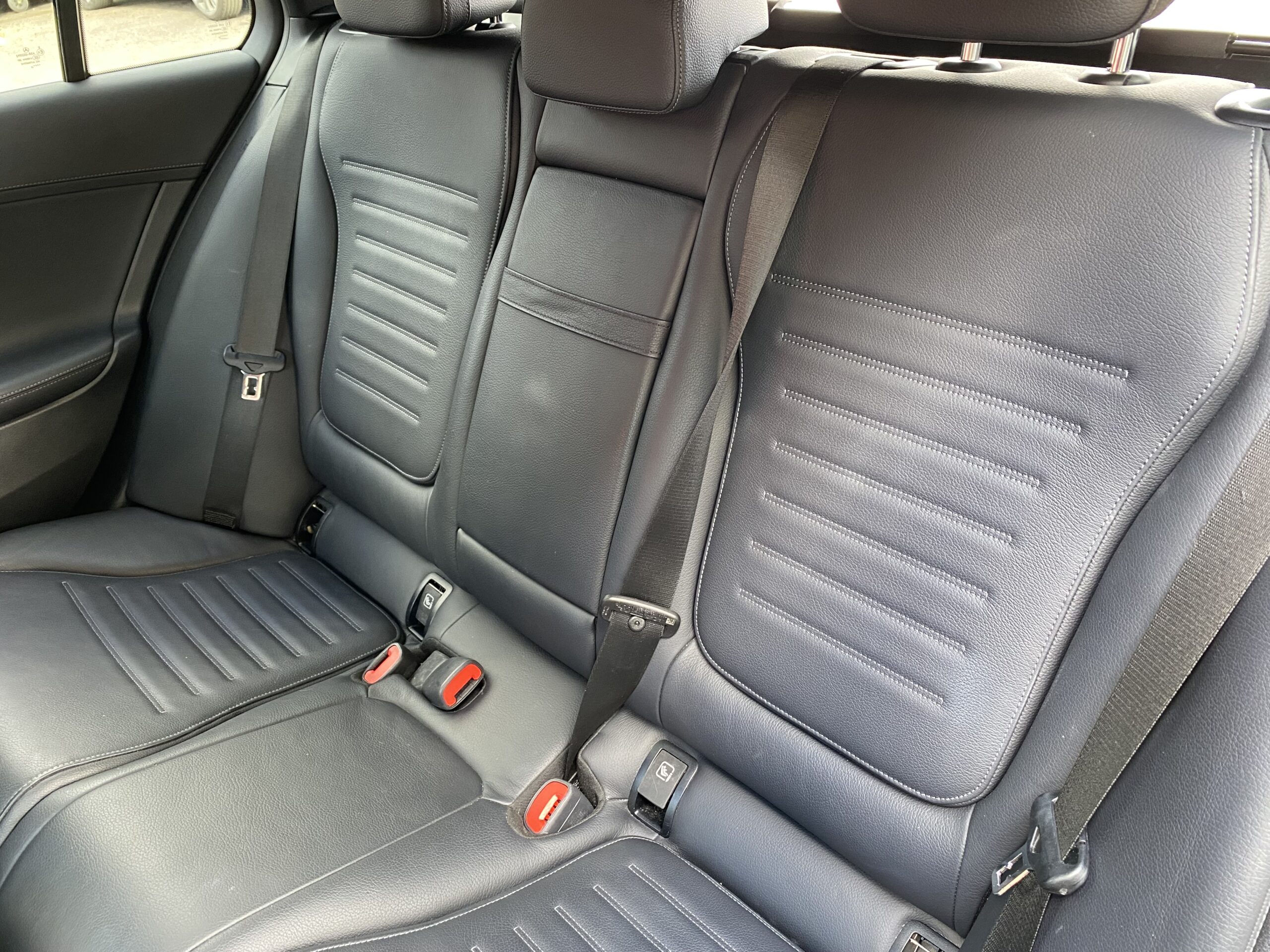 MERCEDES BENZ C-CLASS AMG LINE