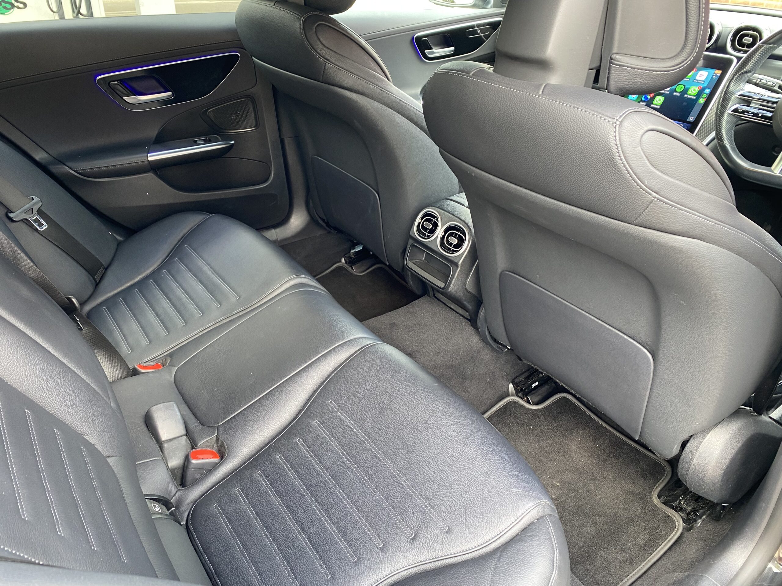 MERCEDES BENZ C-CLASS AMG LINE