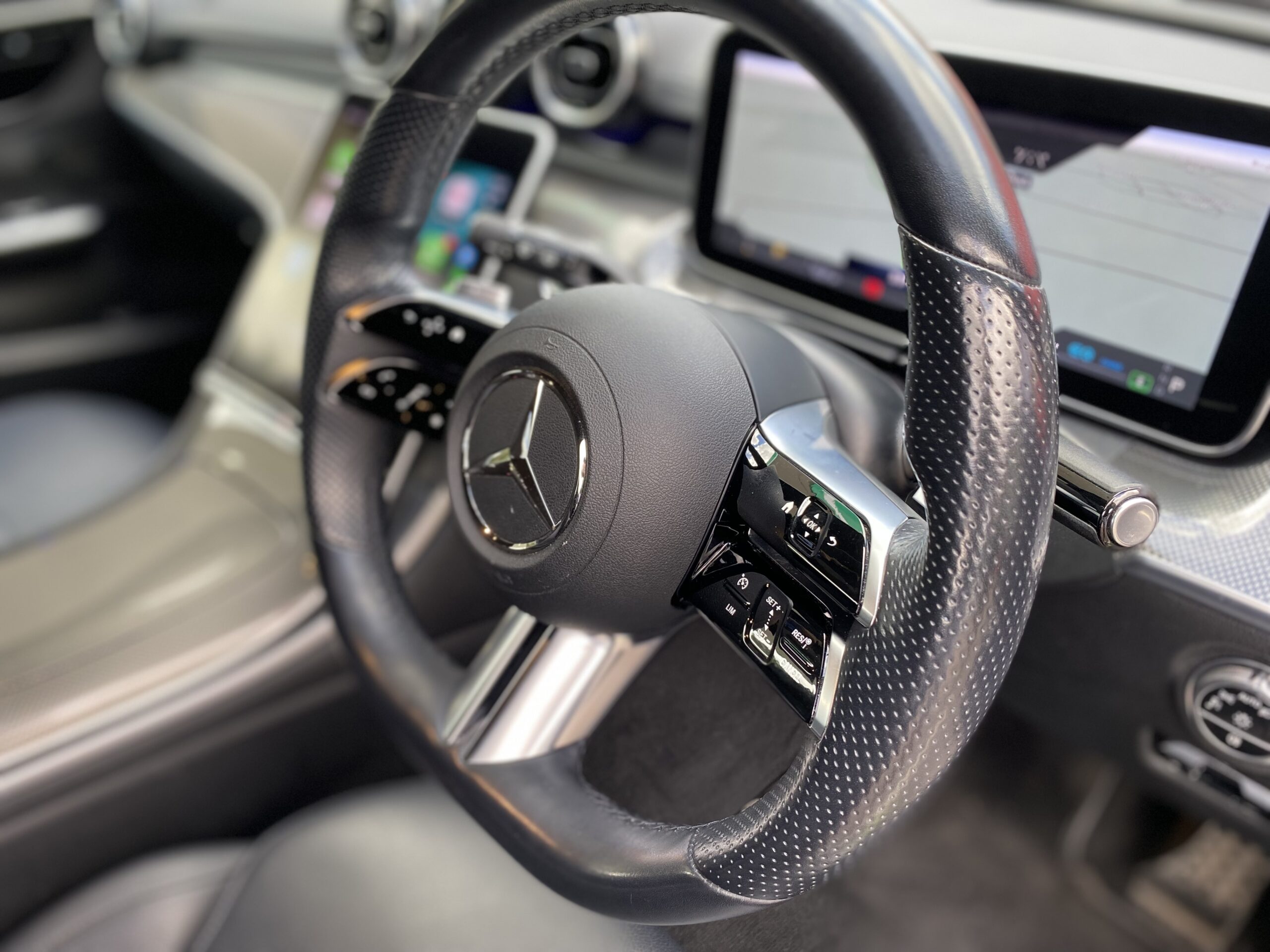 MERCEDES BENZ C-CLASS AMG LINE