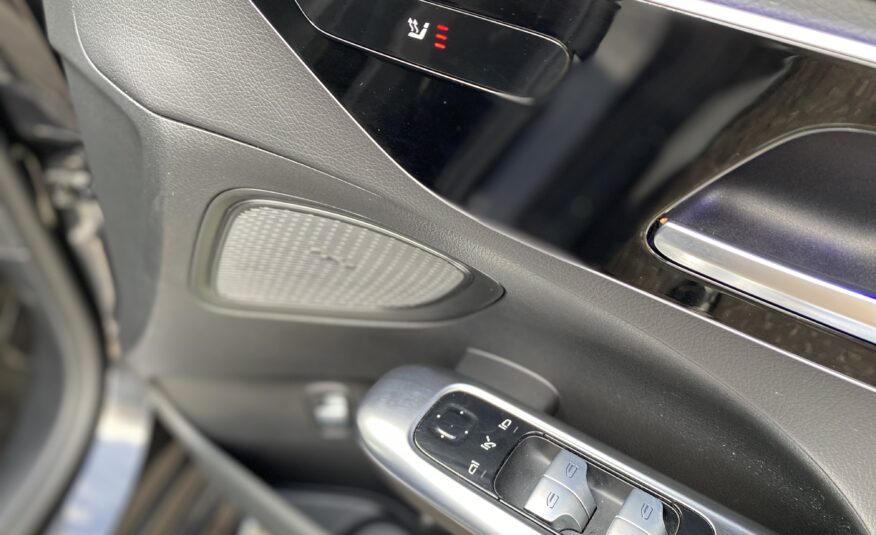 MERCEDES BENZ C-CLASS AMG LINE