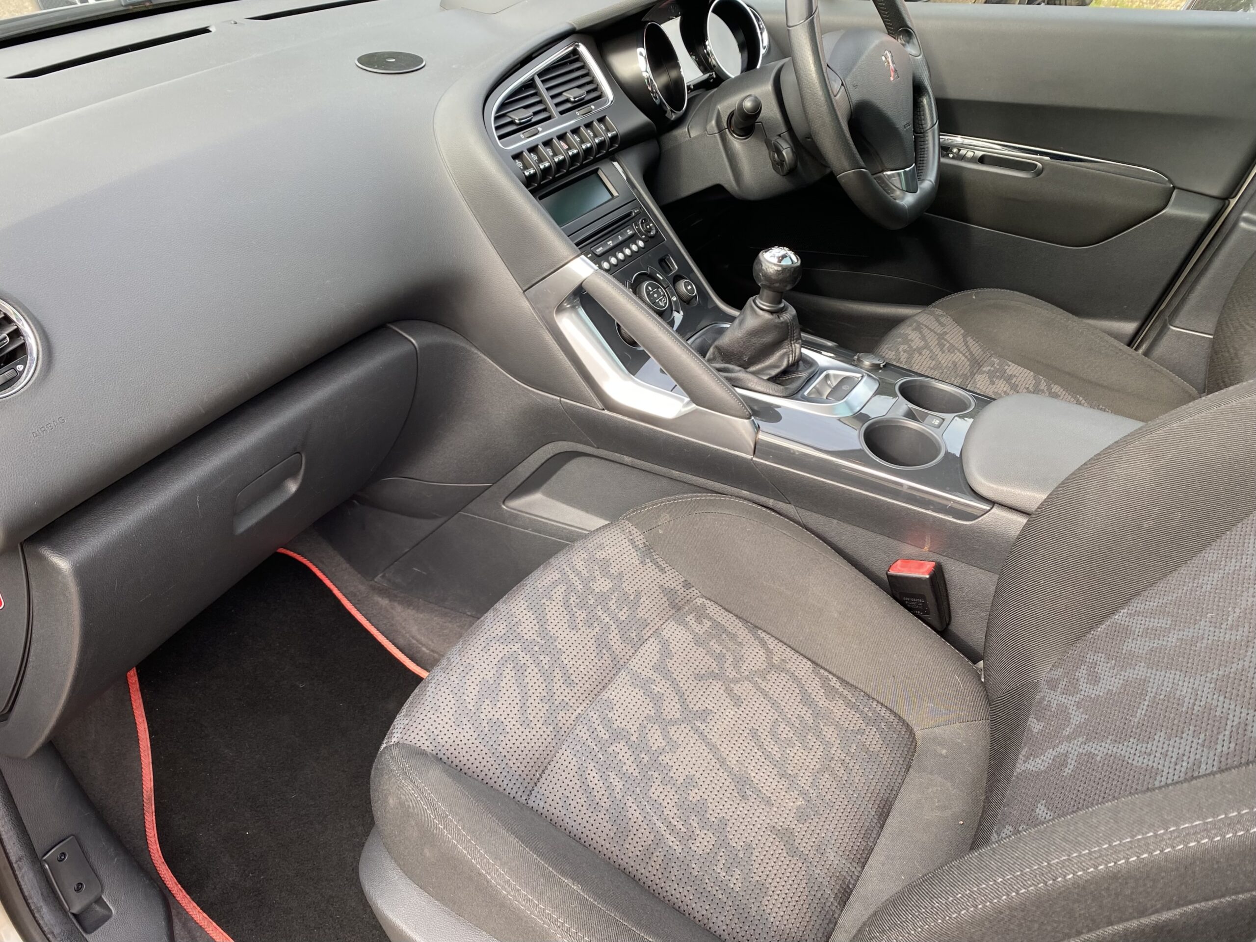 PEUGEOT 3008 EXCLUSIVE