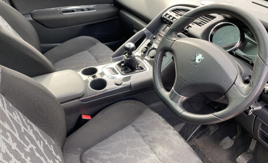 PEUGEOT 3008 EXCLUSIVE